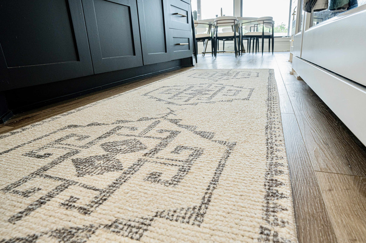 Bone Taupe Cloud Gray Area Rug I160