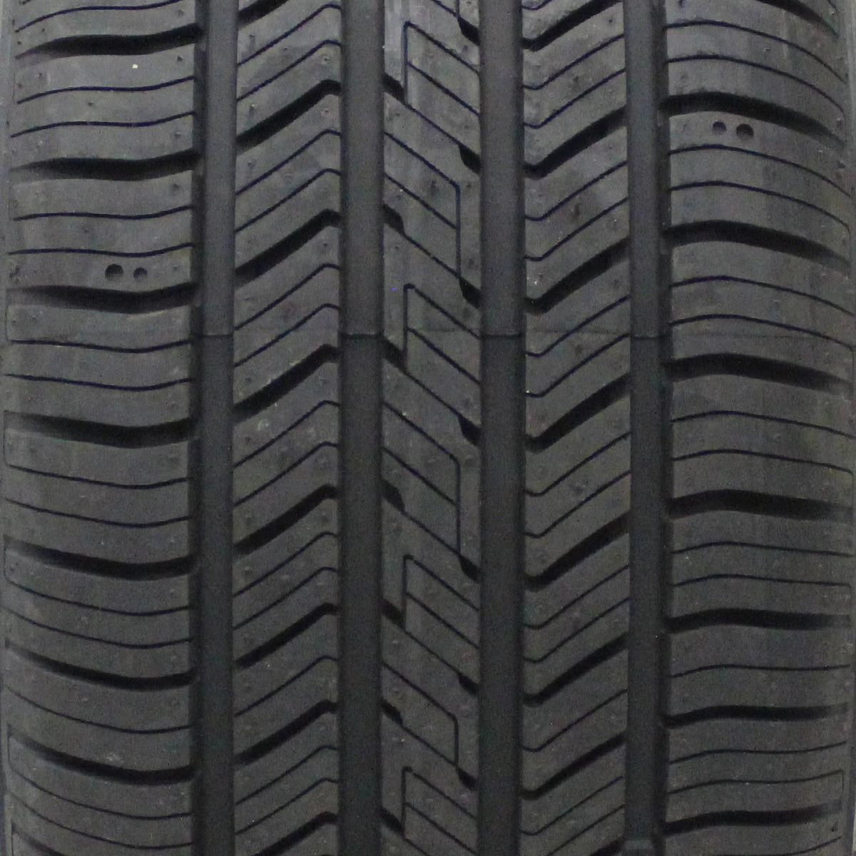 225/70-16 103 T Tire C3135