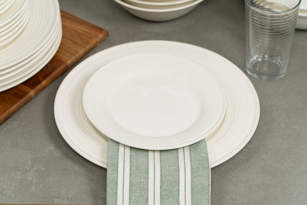 White 62-Piece Stoneware Dinnerware Set W97076