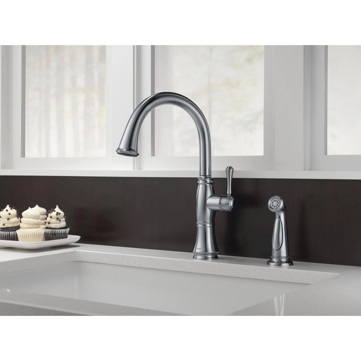 Single Handle Kitchen Faucet with Spray Venetian Bronze Q94446