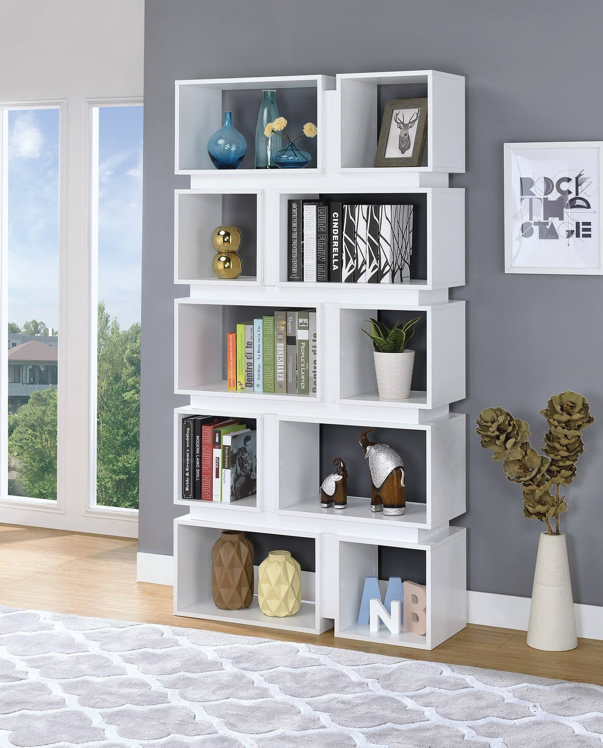 White Bookcase Y55384